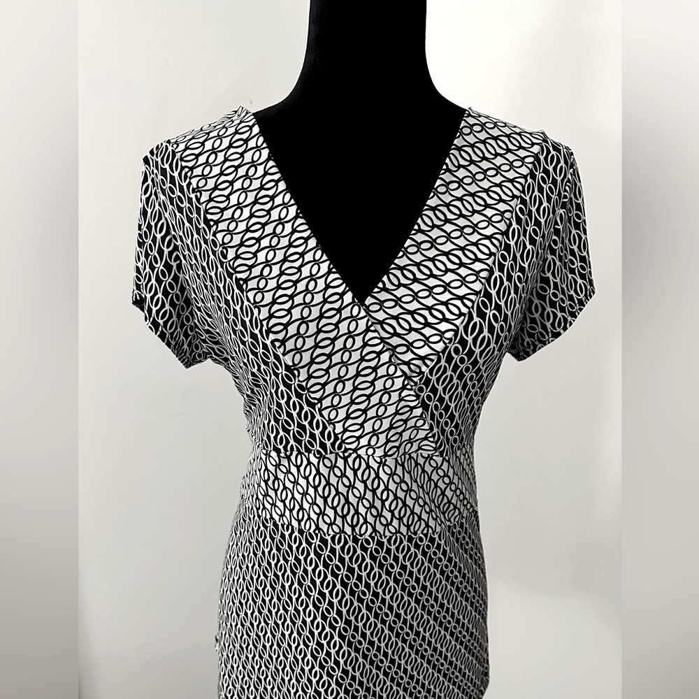 Vintage Carole Little Gray & White V-Neck Top. Size M